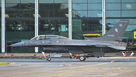 Argentina’s First Airworthy F-16B Spotted in Denmark Ahead of Delivery