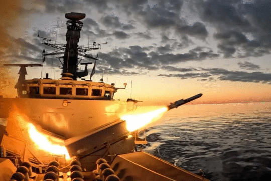 British Royal Navy’s HMS Somerset fires NSM Naval Strike Missile in first-ever test in Norway.